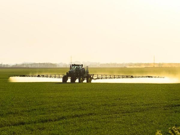 Was ist das Arbeitsprinzip des landwirtschaftlichen Auslegerspray?